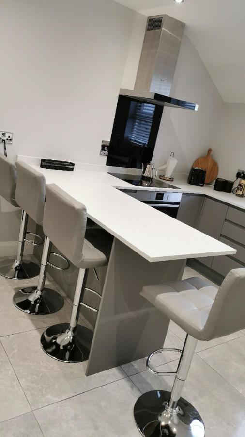 Modern 3-Bed Apartment In Magherafelt Sleeps 8 ภายนอก รูปภาพ