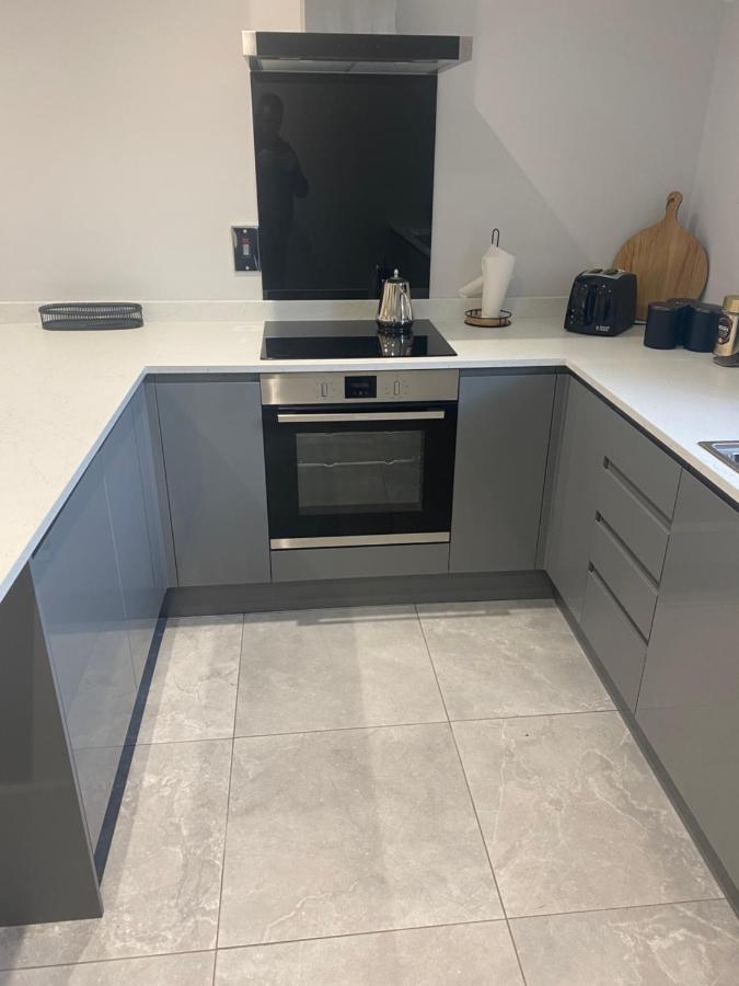Modern 3-Bed Apartment In Magherafelt Sleeps 8 ภายนอก รูปภาพ