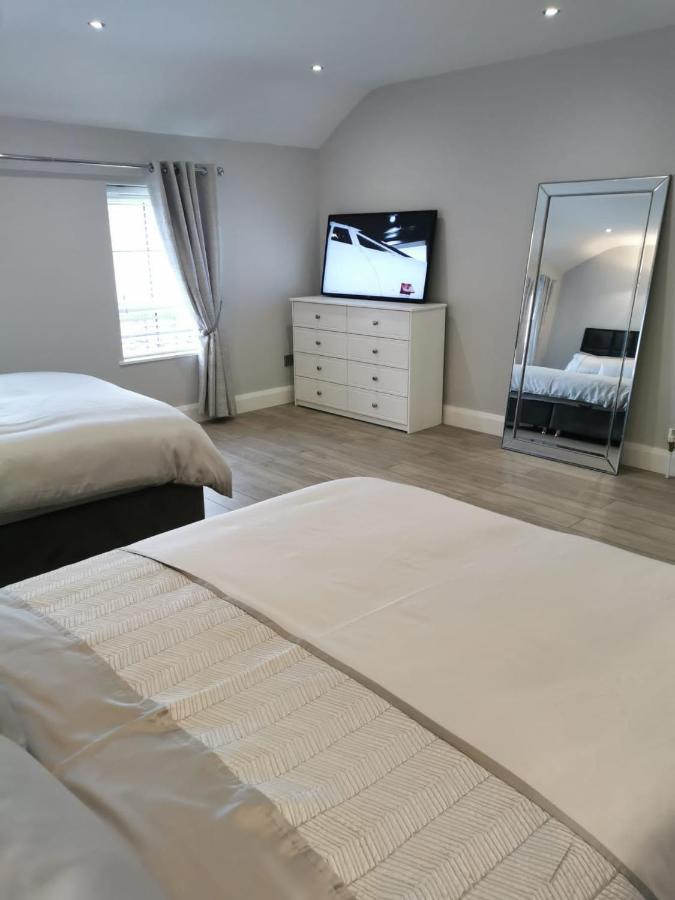 Modern 3-Bed Apartment In Magherafelt Sleeps 8 ภายนอก รูปภาพ